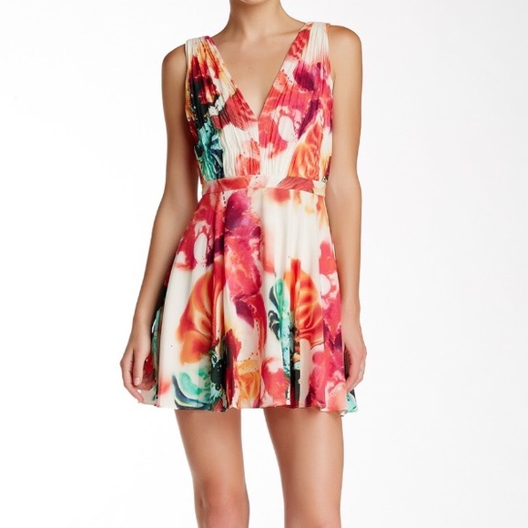 Alice + Olivia Dresses & Skirts - NWT Alice + Olivia Cayden Silk Floral Dress Sz 4